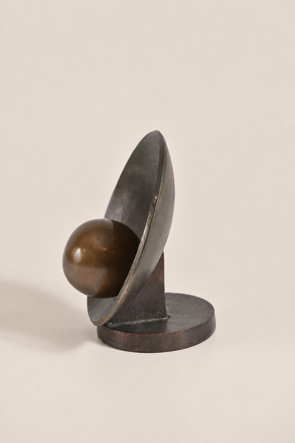 THE ECLIPSE SCULPTURE